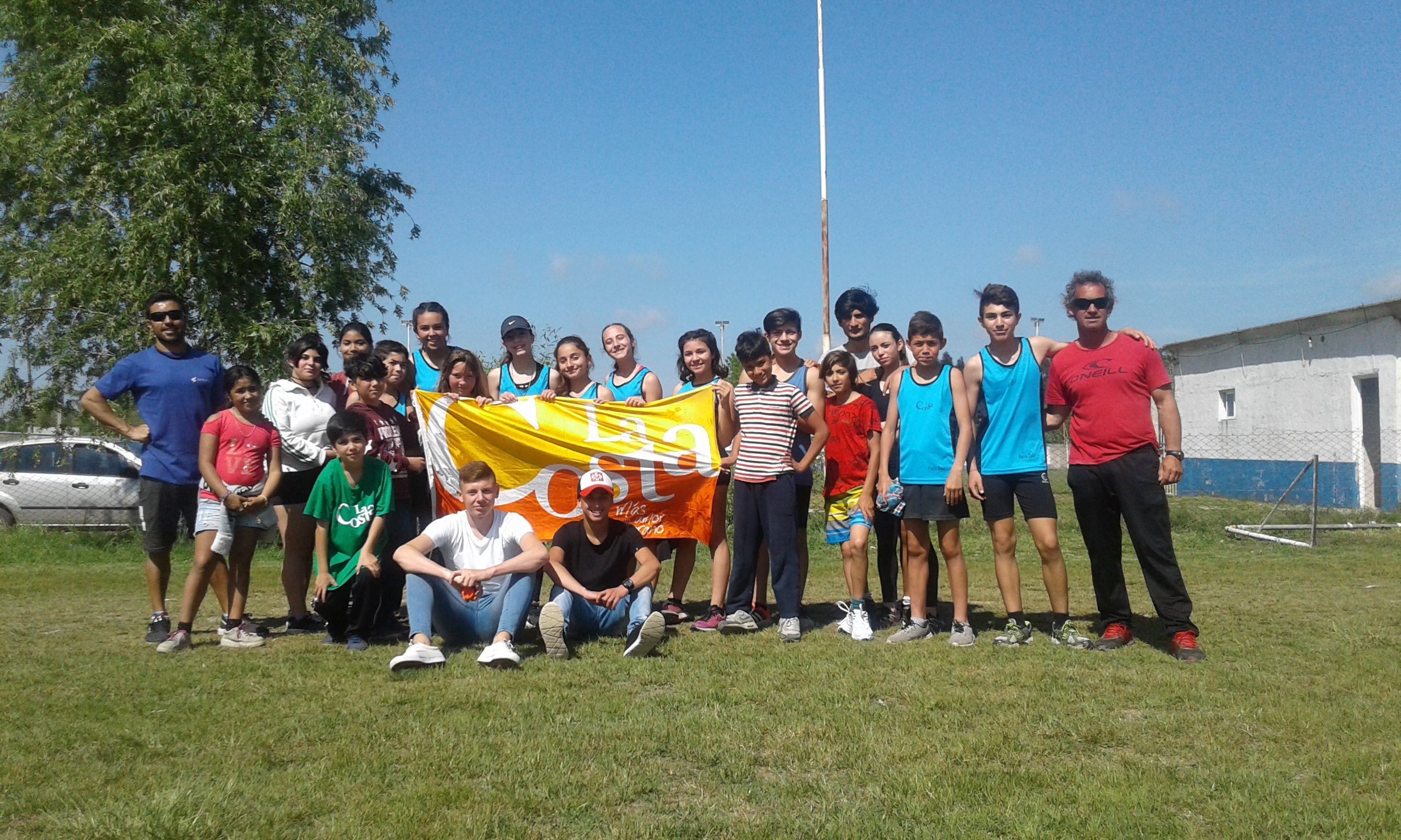  Alumnos de la Escuela de Atletismo participaron del cierre del 11° Circuito Regional en General Conesa