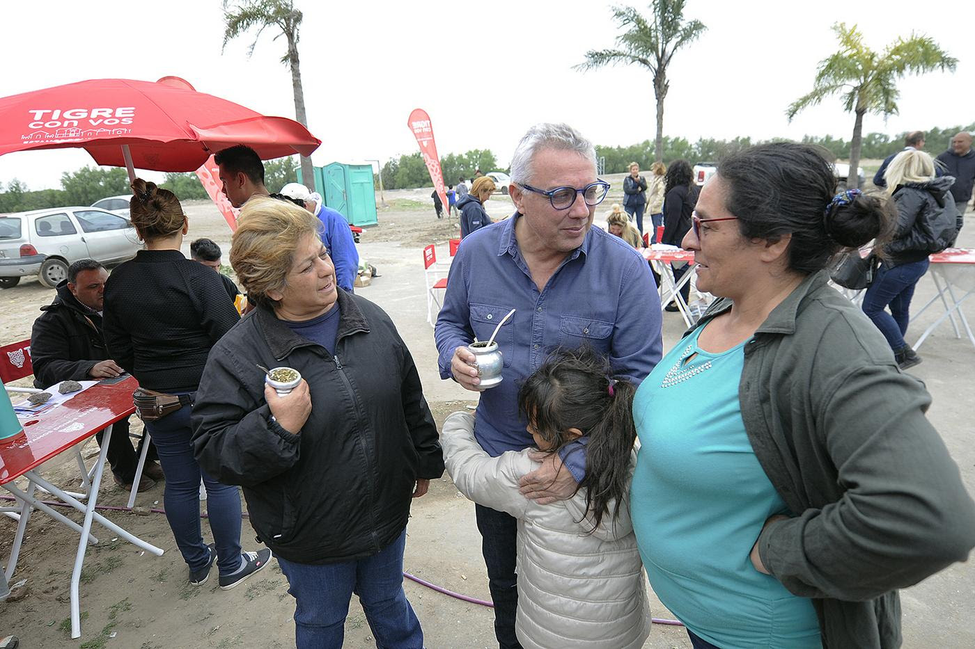  En el barrio Cina Cina, Julio Zamora participó del “Tigre con vos” y recorrió las obras de la nueva plaza