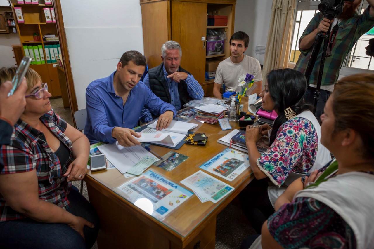  Juan Pablo visitó la Escuela Nº 6 de Mar del Tuyú y analizó las obras para el verano