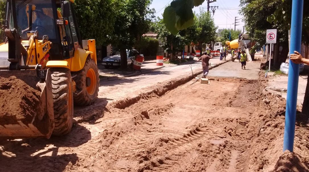  La Municipalidad prosigue con las tareas de pavimentación, estabilizado y bacheo