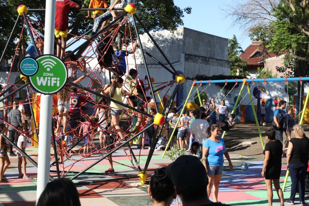  Homenaje al pueblo uruguayo en Sarandí, con nueva plaza, monumento a Artigas y festival de verano