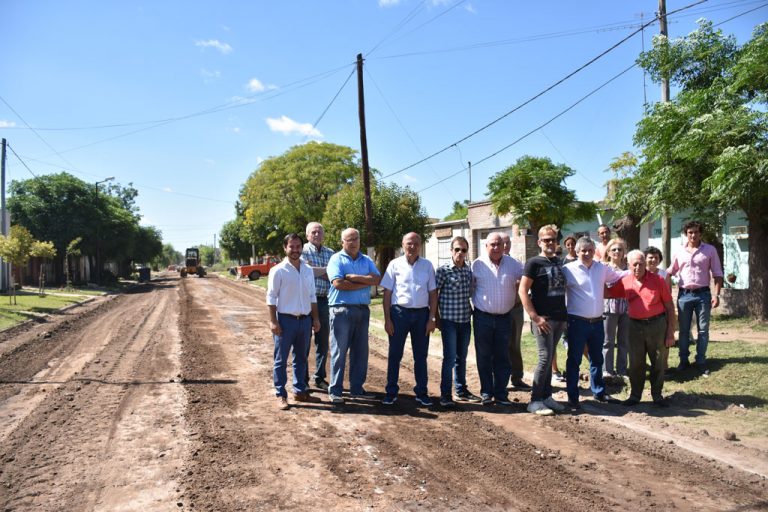  Inició la obra de asfalto en el barrio “Nueva Aurora”