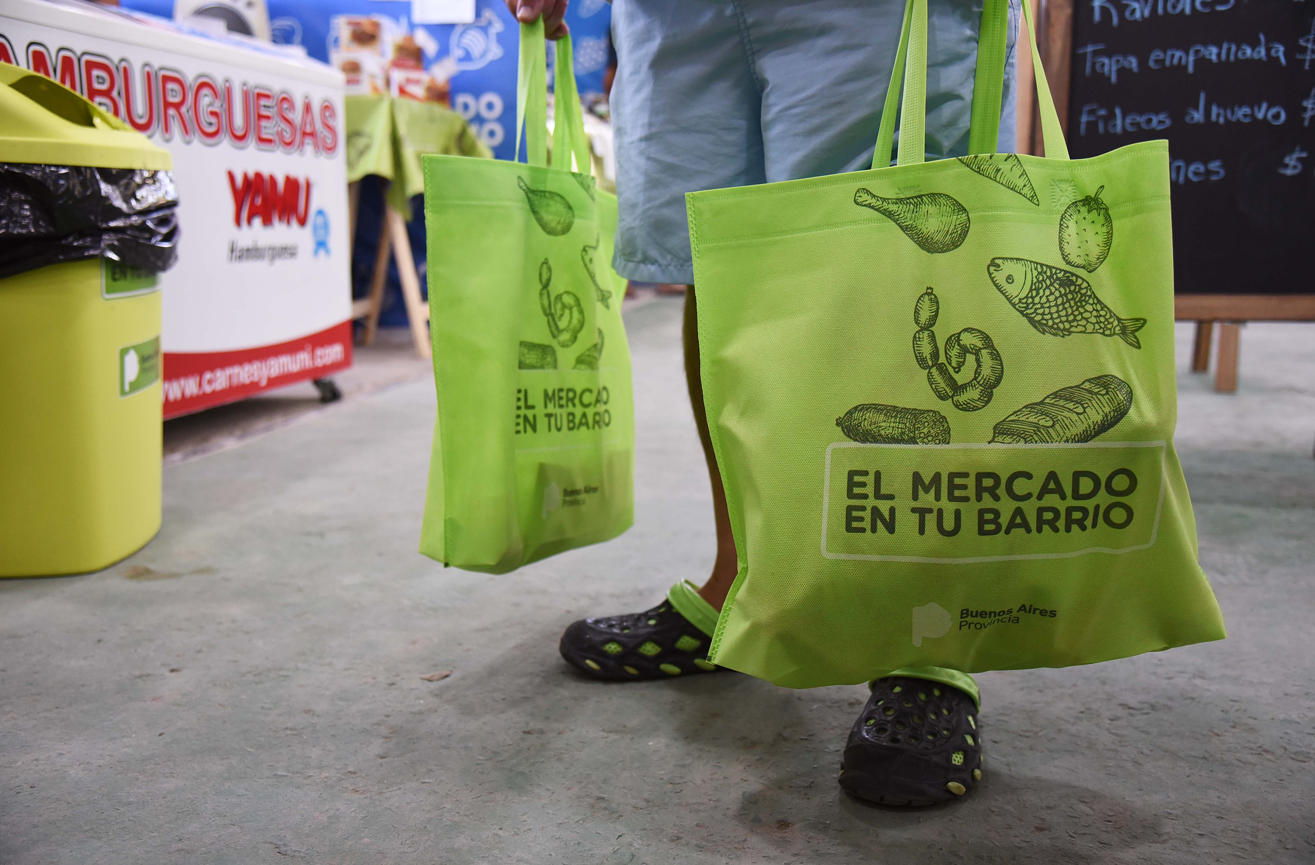  El ‘Punto Fijo’ del Mercado en tu Barrio convoca a cientos de vecinos con su variedad de productos a precios accesibles