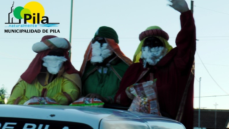  Los Reyes Magos visitaron la ciudad de Pila el viernes 4