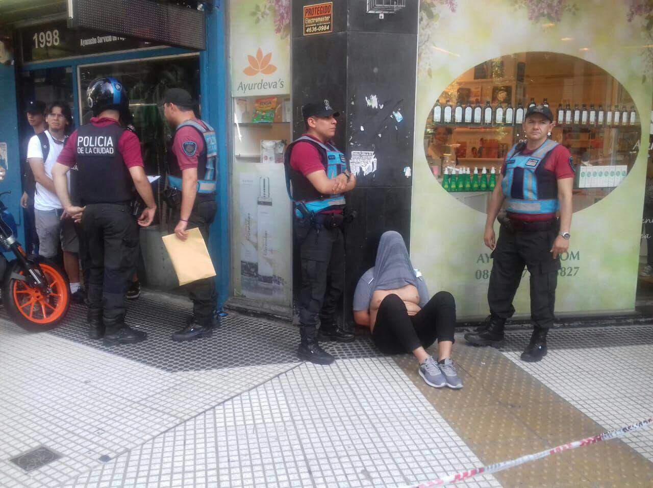  Policía de la Ciudad capturó a un ladrón de zapaterías en Recoleta