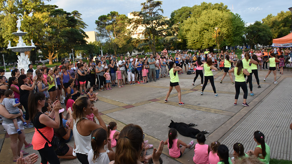  Se llevó a cabo un zumbathon solidario a beneficio de proteccionistas de mascotas