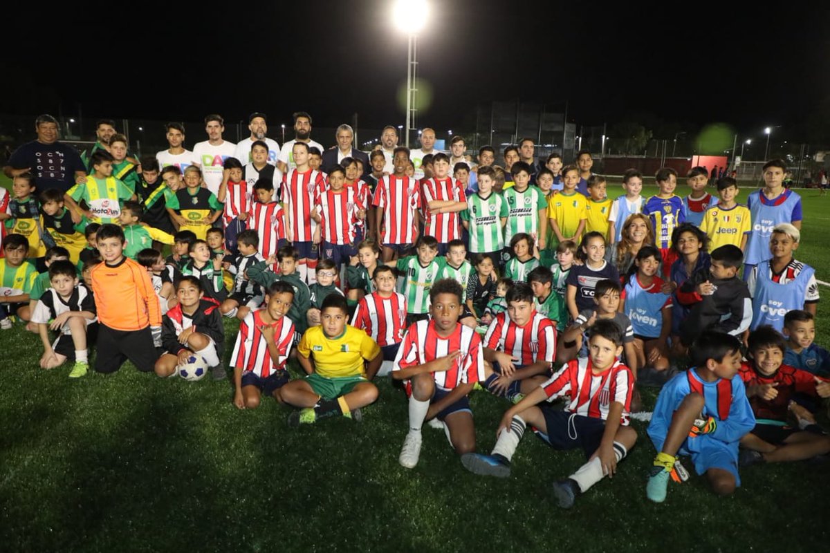  Centro de Alto Rendimiento Deportivo en el Parque Domínico