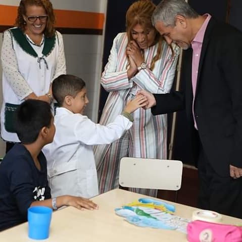  “De Punta en Blanco”: estudiantes de escuelas especiales recibieron guardapolvo, mochila y zapatillas