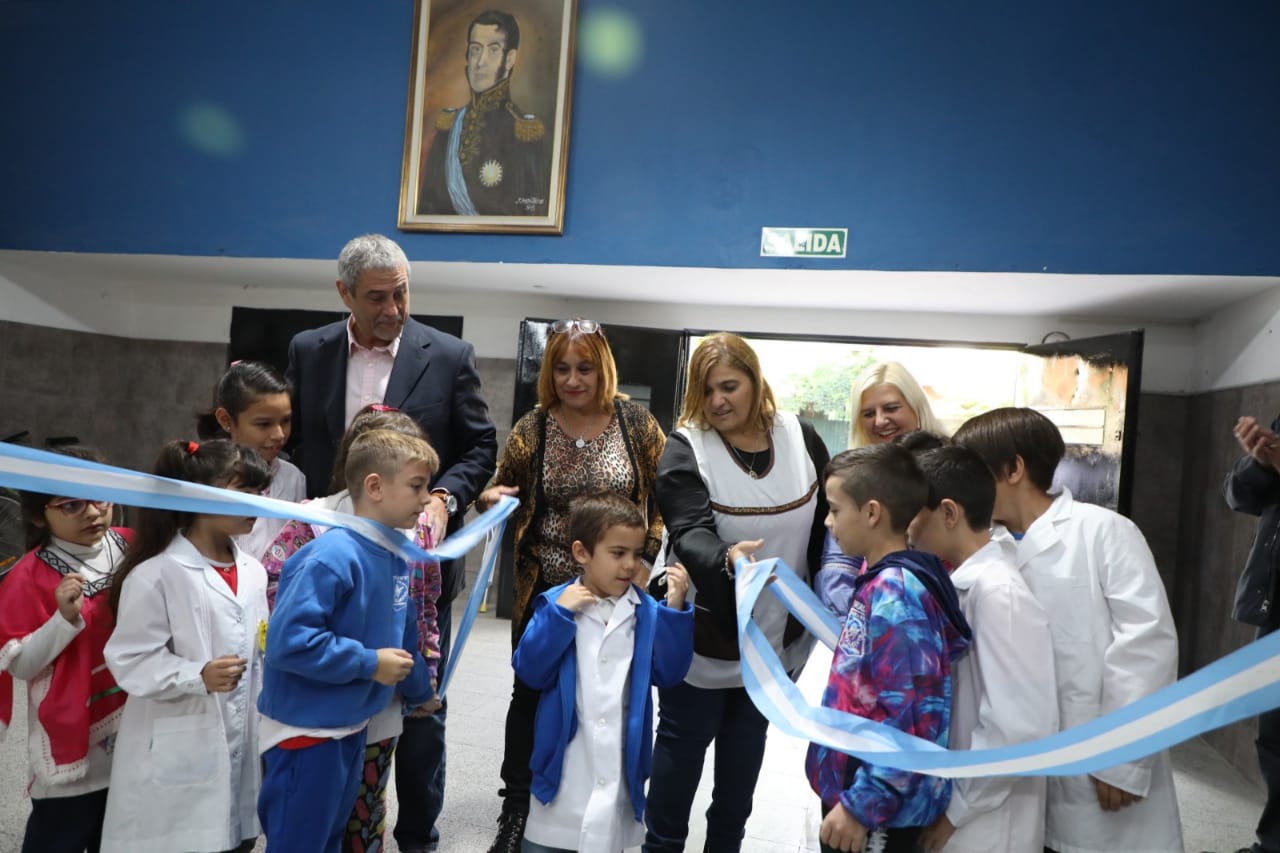  Ferraresi sigue inaugurando obras en las escuelas públicas