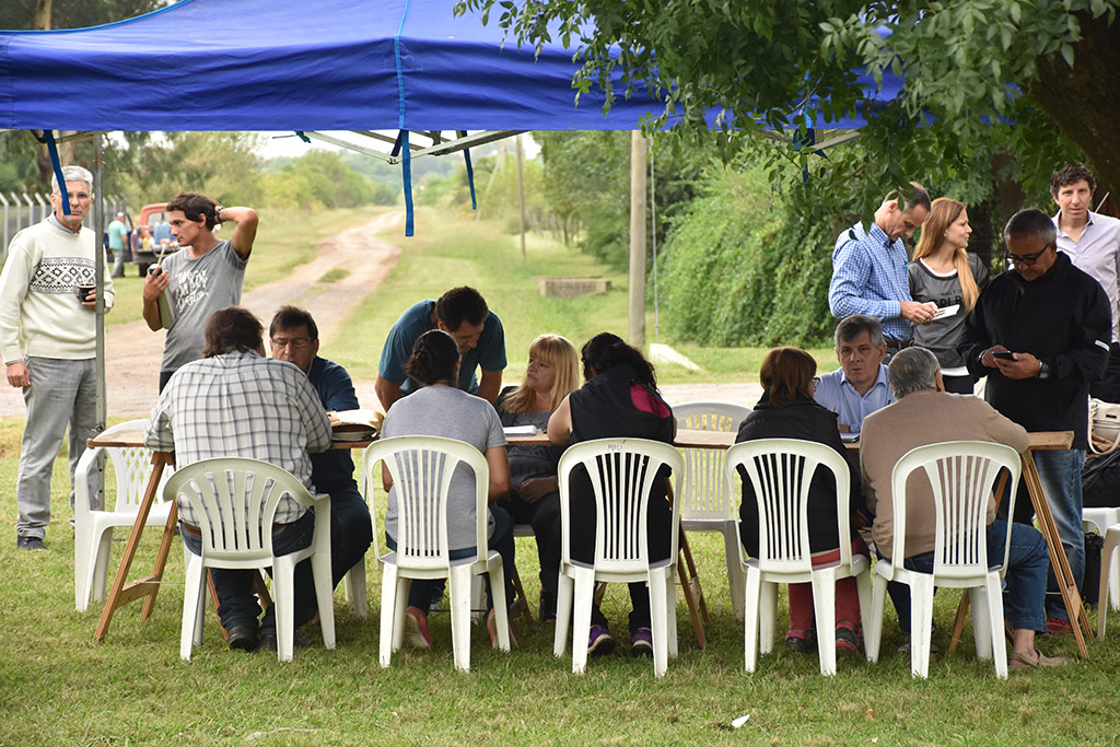  El intendente Guillermo Britos y el Gabinete Municipal estuvieron presentes en Gorostiaga en una nueva reunión vecinal