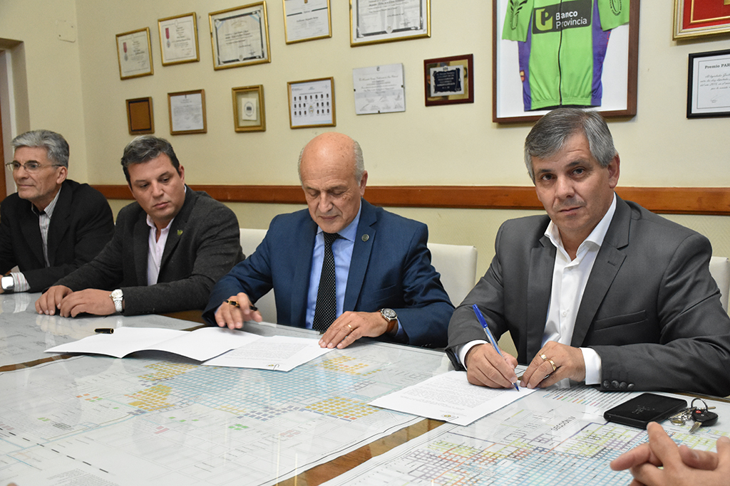  El Municipio firmó un convenio con la Universidad Nacional de Luján