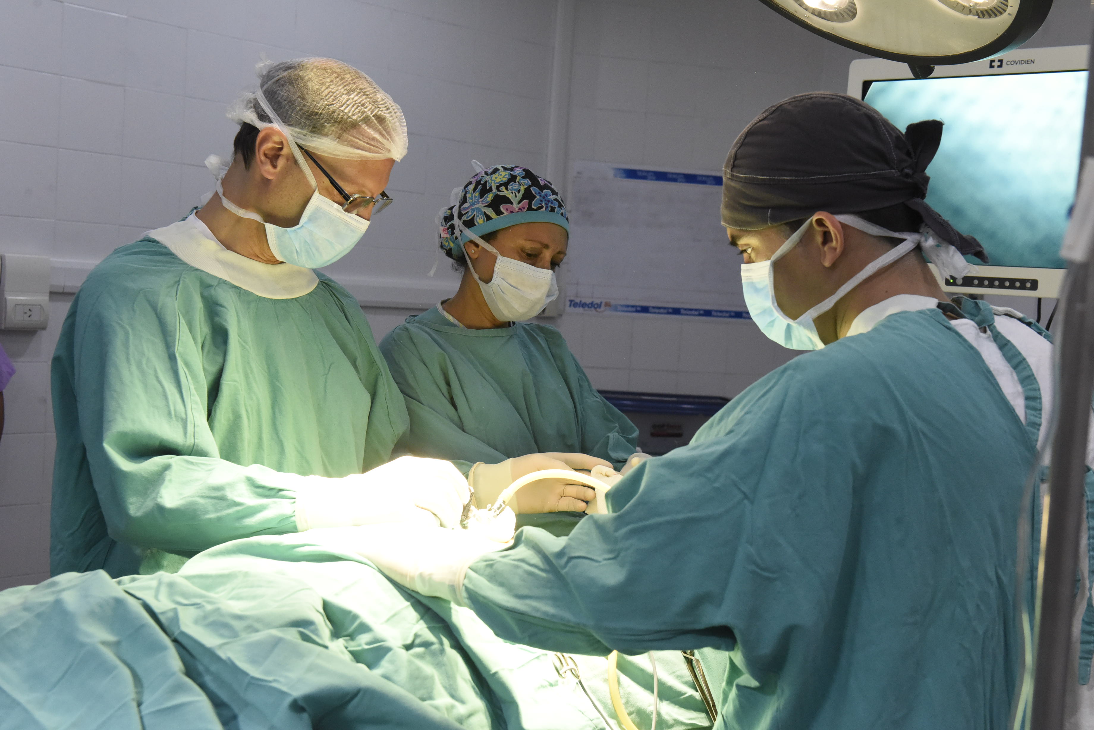  Se realizó la primera jornada de capacitación y perfeccionamiento en cirugía de hernias vía laparoscópica