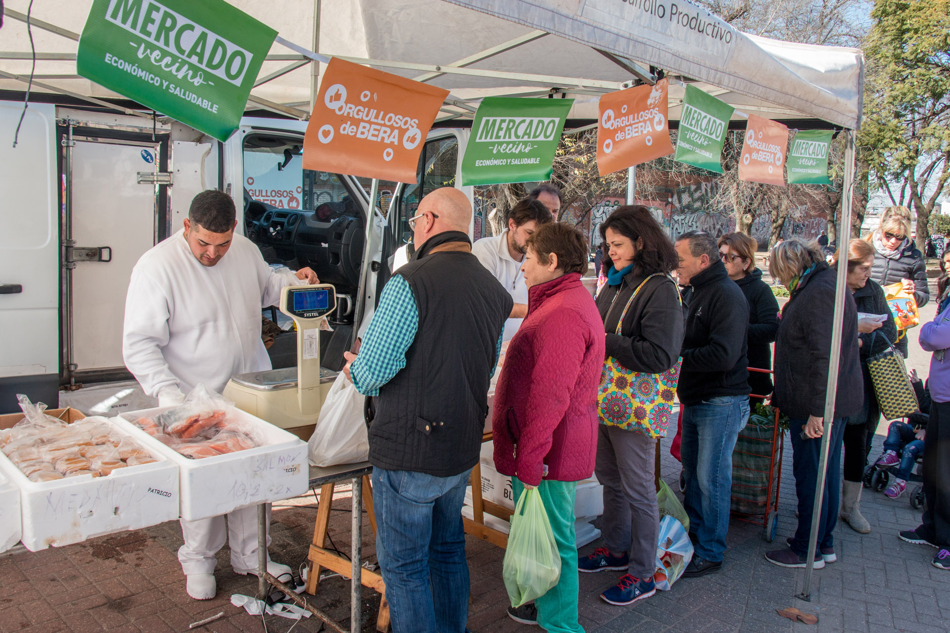  Mercado vecino estará en la Plaza Julio Copello Tiscornia