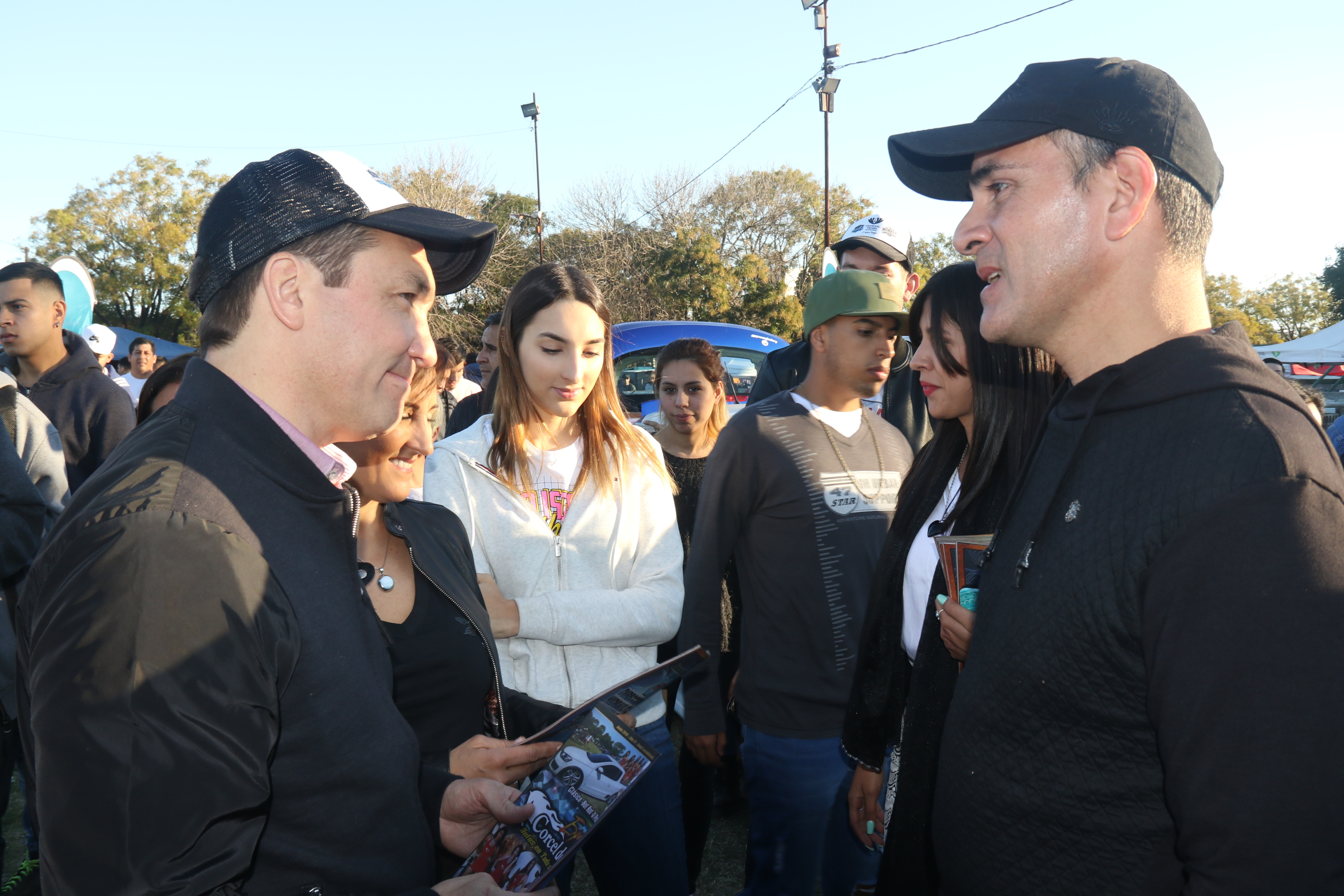  Watson recorrió el evento solidario “Varela al piso”