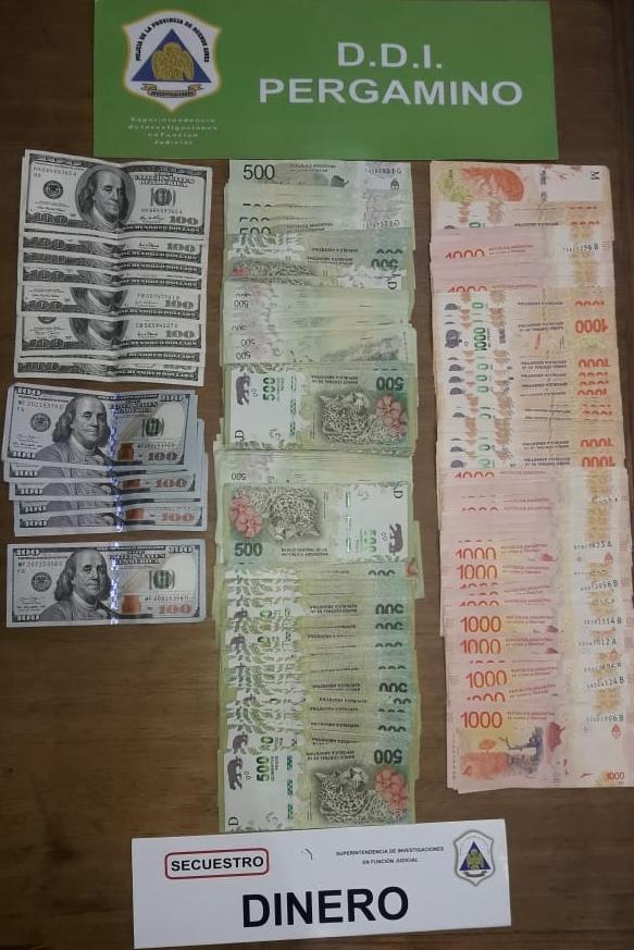  Detienen a dos mujeres que habían robado más de 200 mil pesos y dos mil dólares al novio de una de ellas.