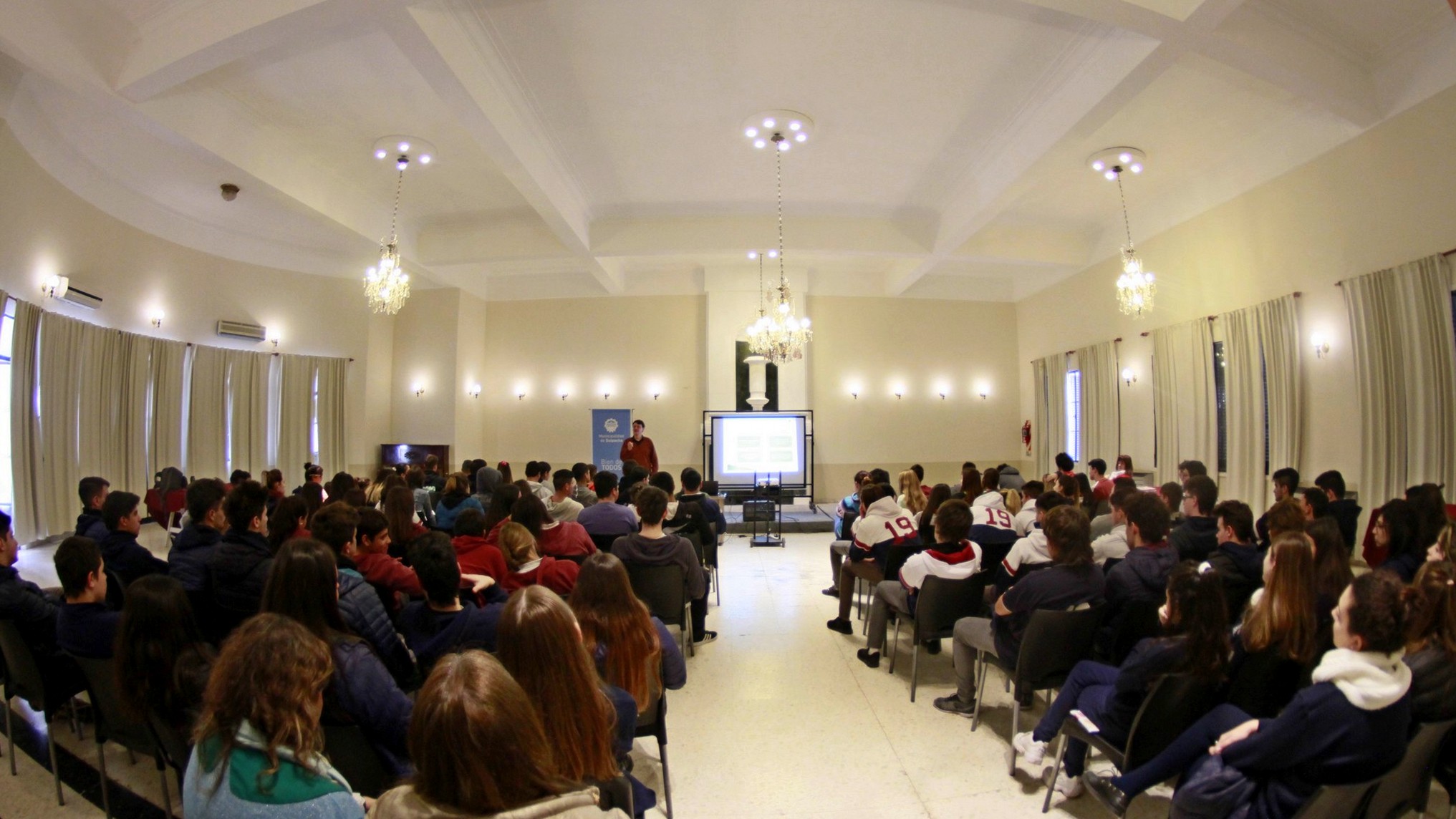  Jóvenes: Charla gratuita sobre carreras universitarias