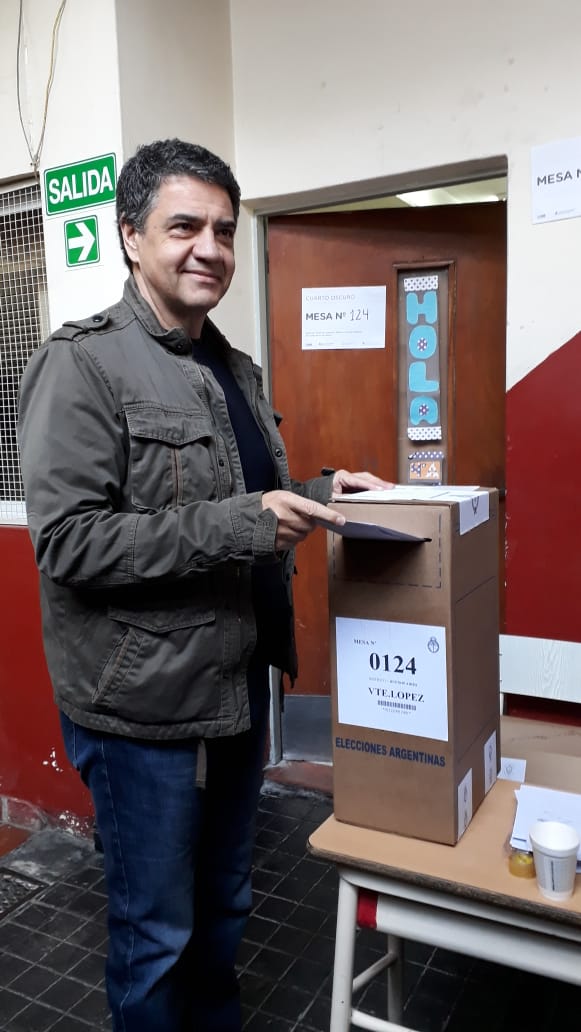  Jorge Macri votó en el Instituto Pedro Poveda