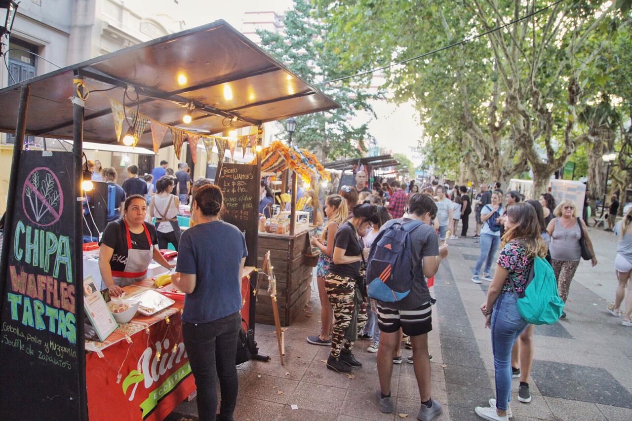  La ecoferia saludable alimenta despide el año en la plaza San Martín