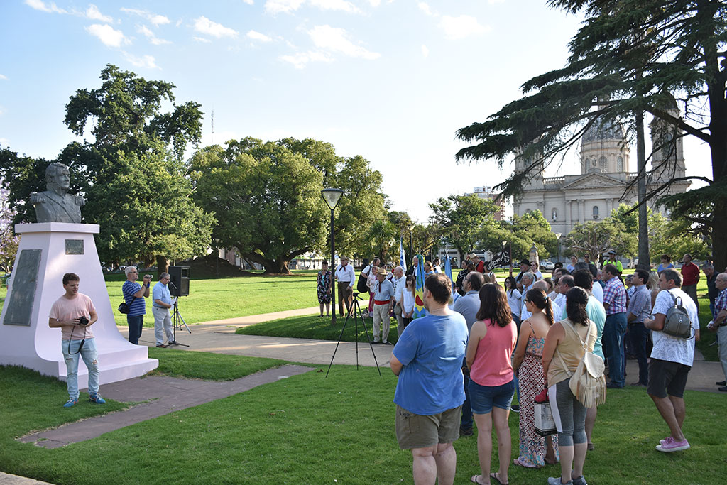  Se conmemoró el Día de la Soberanía Nacional junto al monumento a Juan Manuel de Rosas