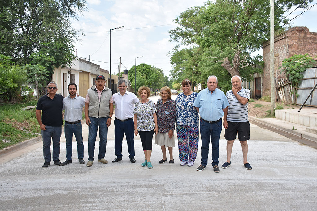  Nuevas tres cuadras repavimentadas en el Barrio Fonavi