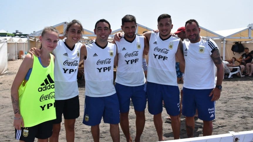  Las selecciones de fútbol playa brindaron un espectáculo único junto a YPF