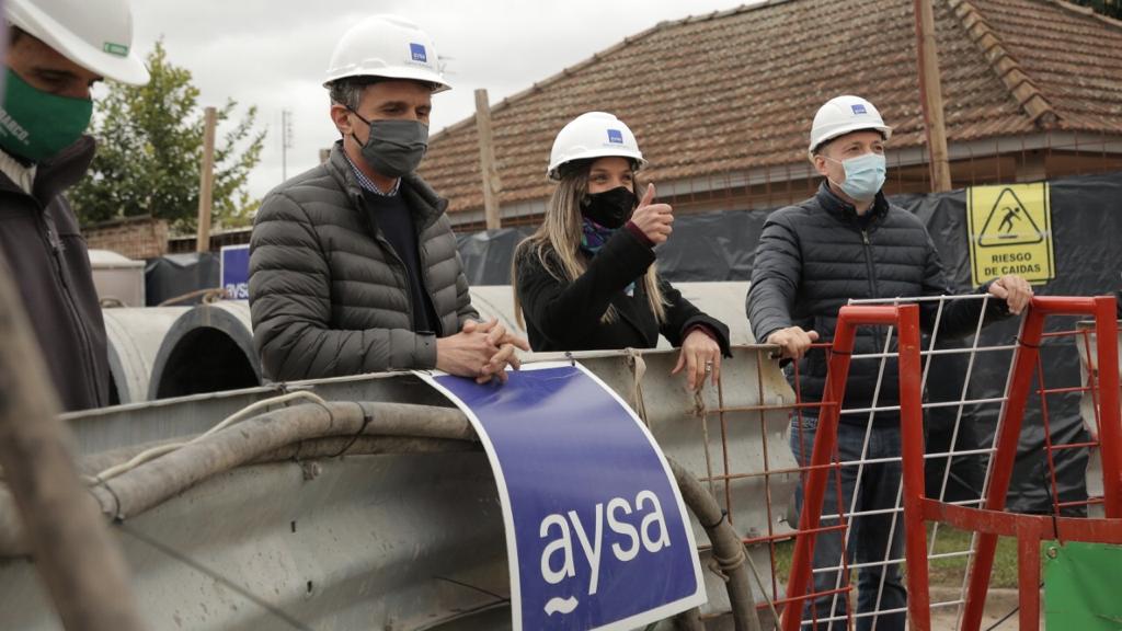  Se inauguró una red de agua potable y se bajó la tunelera de una obra de cloaca en Esteban Echeverría