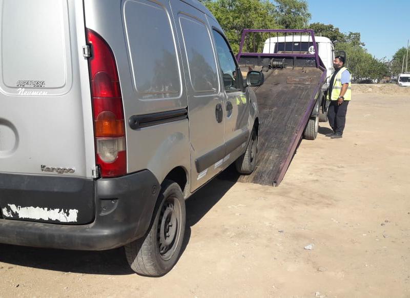  Está prohibido estacionar en la nueva Costanera