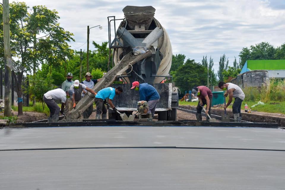  Más obras para la ciudad: avanza el asfalto en barrio Fonavi