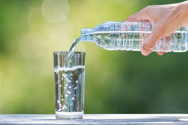  Día Mundial del Agua: qué beneficios tiene y cuántos litros hay que tomar por día