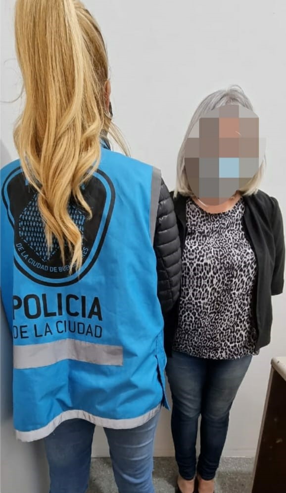  Tres detenidas por ofrecer hisopados falsos de Covid en Recoleta