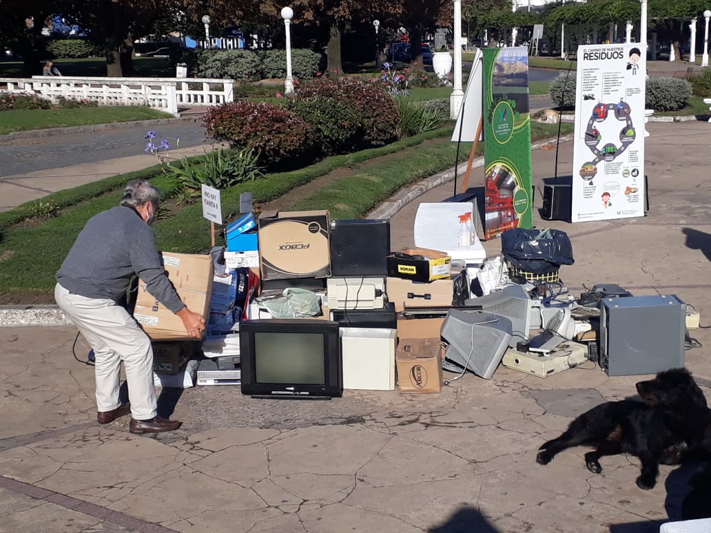  Vecinos acercaron sus residuos electrónicos y eléctricos