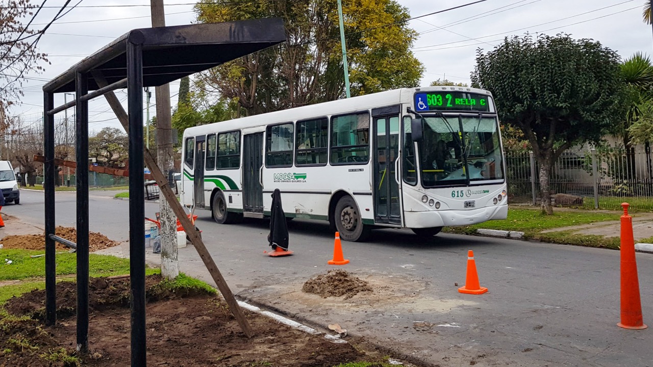  Se instalan paradas de colectivo