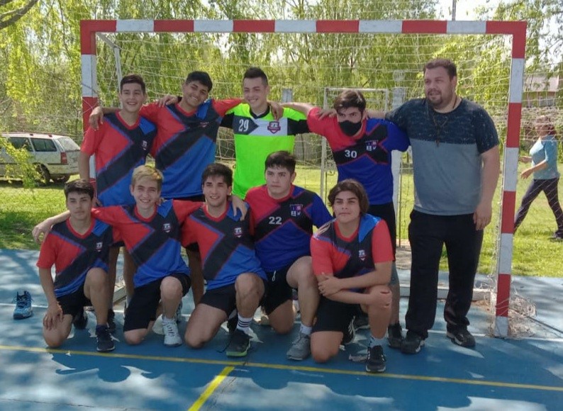  Los Juveniles debutaron en el torneo metropolitano de Handball