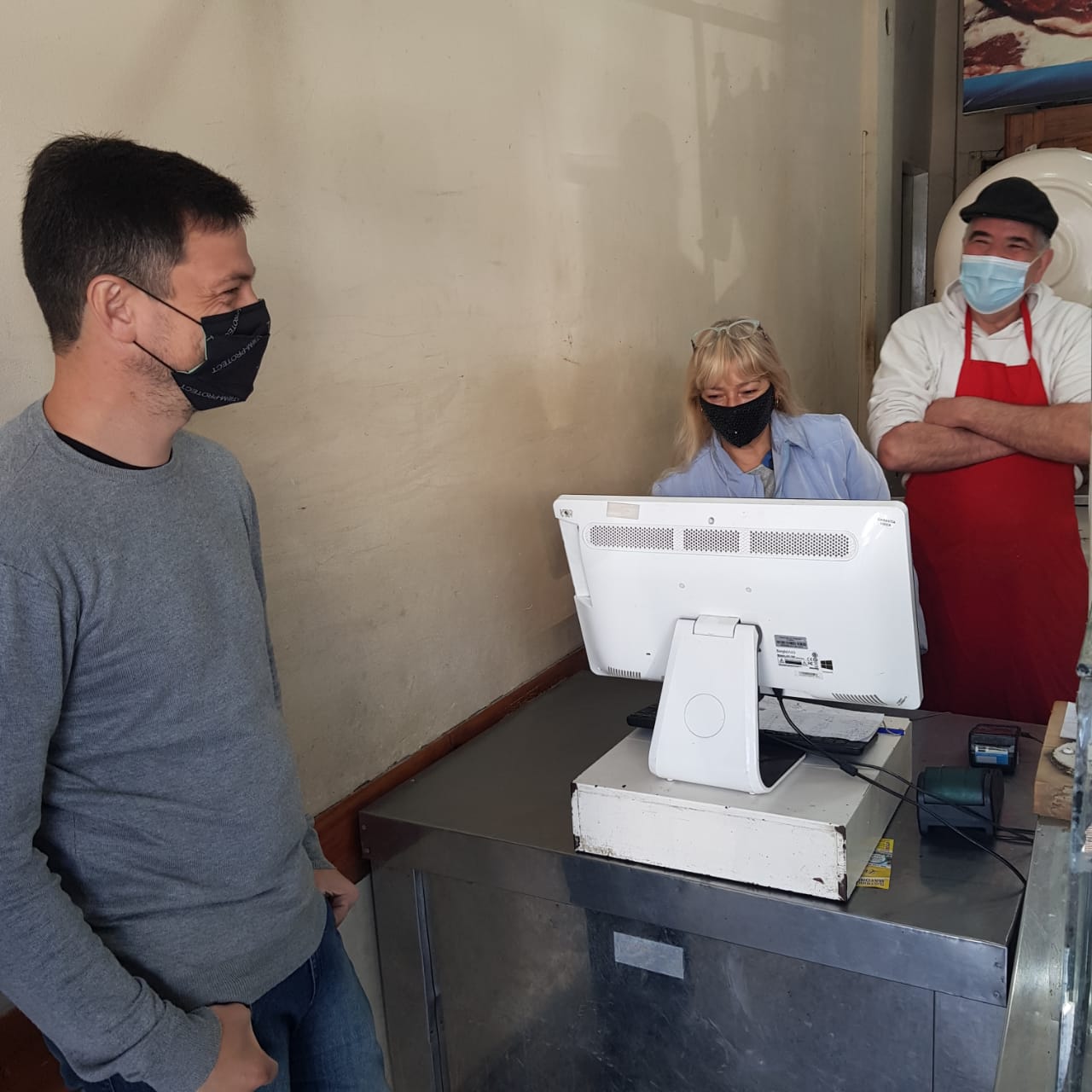  Federico López recorrió comercios