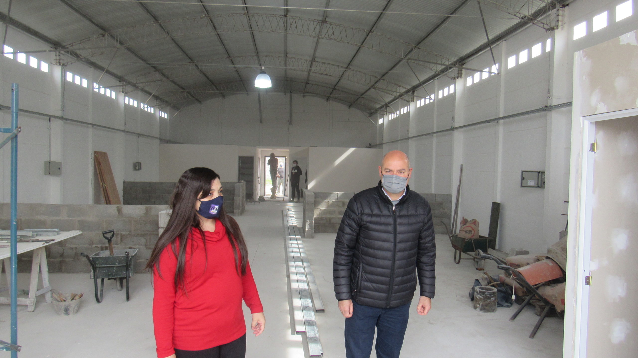  Raúl Reyes visitó la obra de construcción de los talleres de la Escuela Técnica