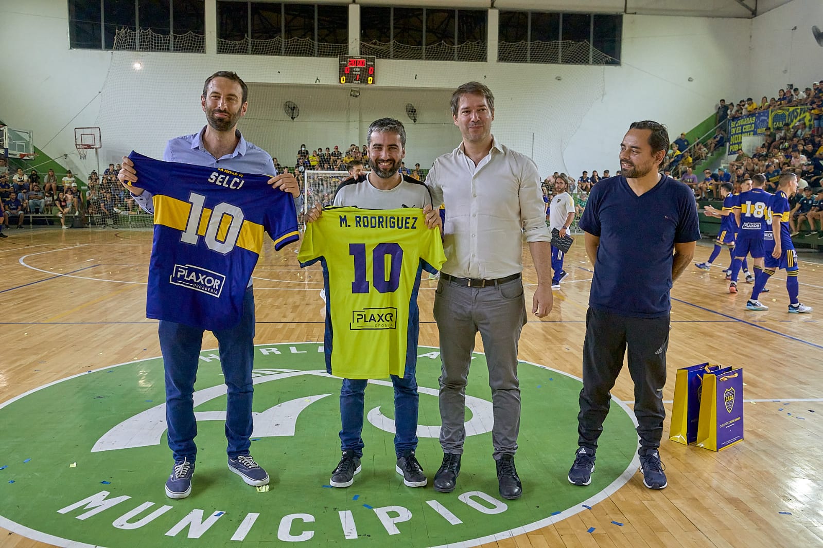  Miles de vecinos disfrutaron el debut del equipo de Futsal de Boca