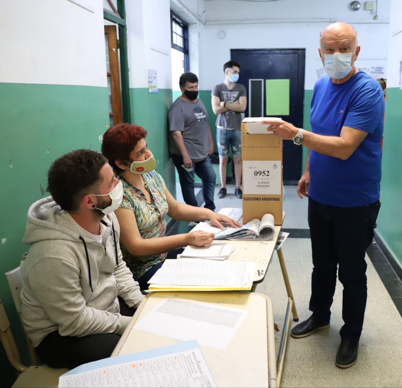  Elecciones legislativas 2021: El Intendente Néstor Grindetti votó en la escuela n°55 de Lanús Oeste