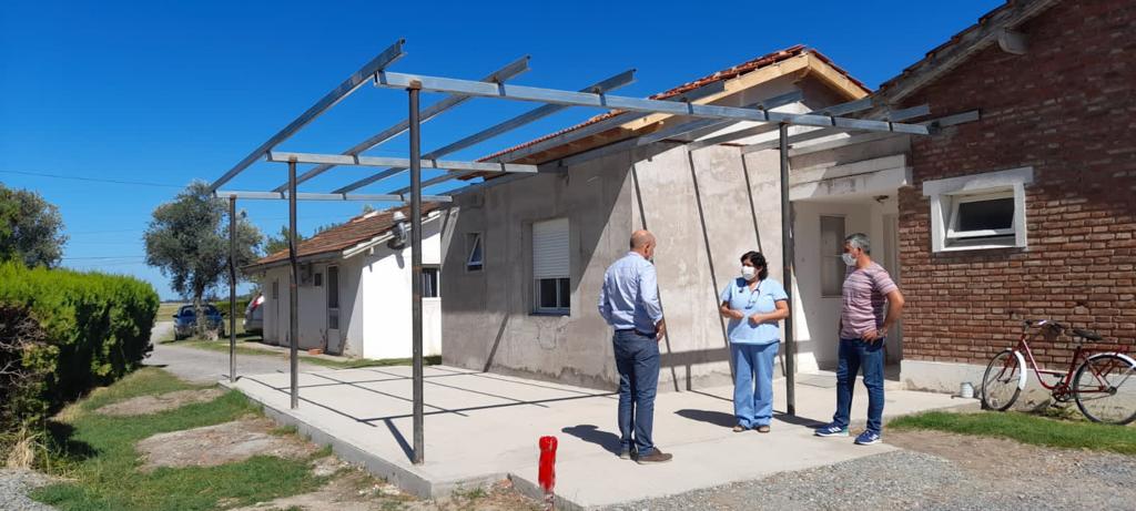  Reyes visitó la Unidad Sanitaria y el Geriátrico de Oriente