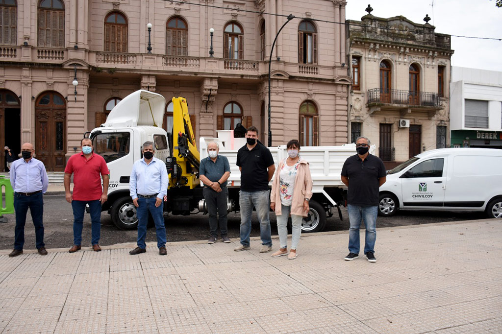  Guillermo Britos presentó un camión para las delegaciones rurales