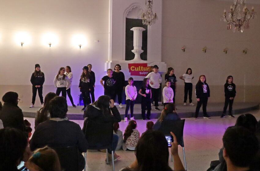  Clase abierta del Taller Municipal de Danzas Urbanas