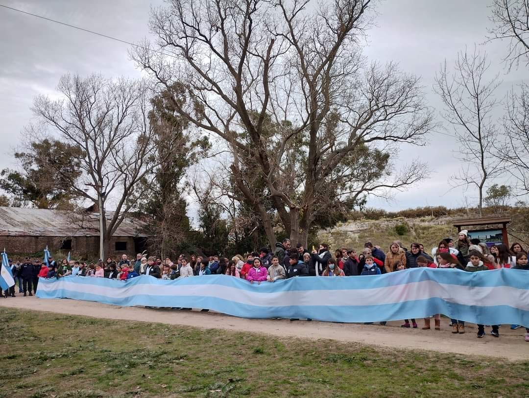  Se celebró el Día de la Bandera a orillas del Quequén Salado