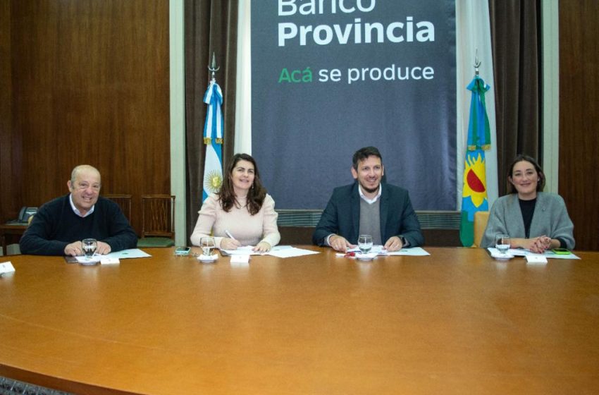  Mariel Fernández firmó acuerdo con Provincia Leasing para adquirir una planta asfáltica