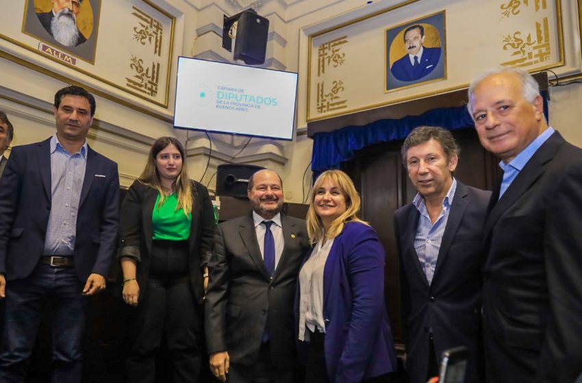  Se entronizó la imagen de Raúl Alfonsín en la Legislatura bonaerense