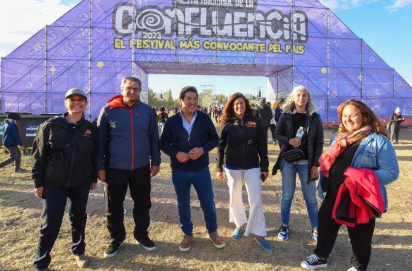  El ministro Badilla visitó la Fiesta Nacional de la Confluencia