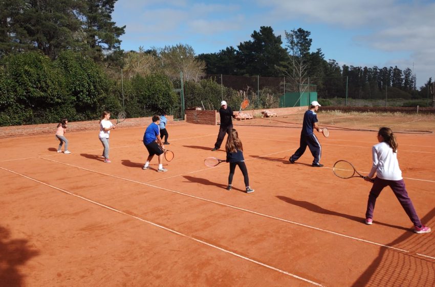  La Escuela de Tenis prepara un minitorneo