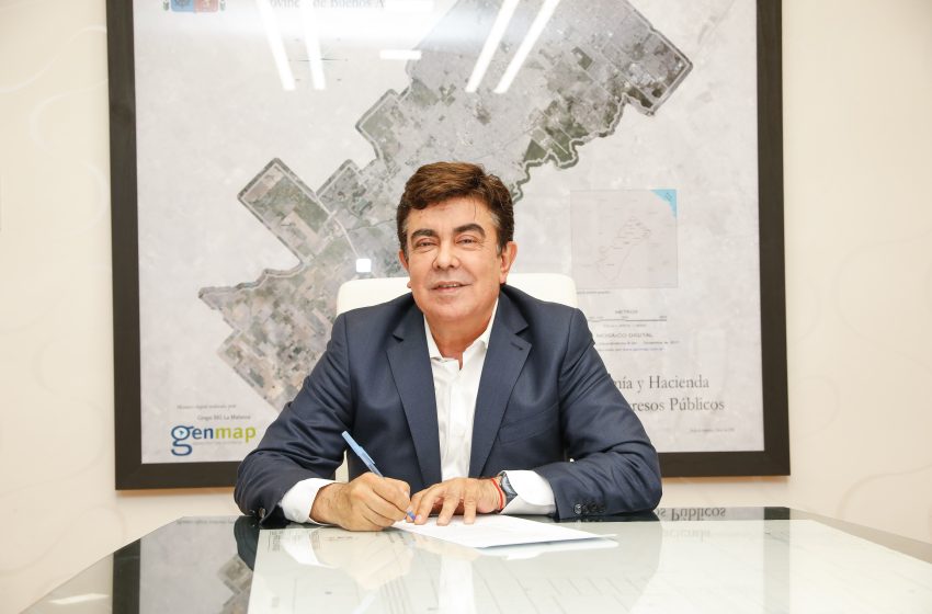  Fernando Espinoza otorgó un aumento salarial para los trabajadores municipales