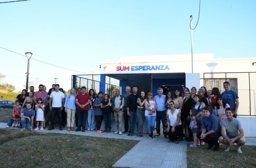  Guillermo Britos inauguró el SUM Esperanza