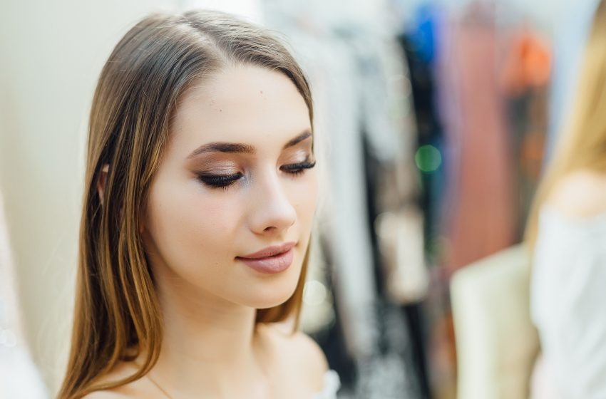  Extensiones de pestañas y maquillaje: lo que tus ojos no ven (pero sí pueden sufrir)