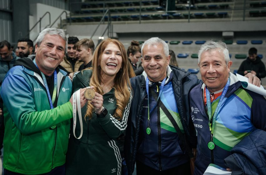  Entrega de diplomas a los ganadores de la etapa municipal de los Juegos Bonaerenses