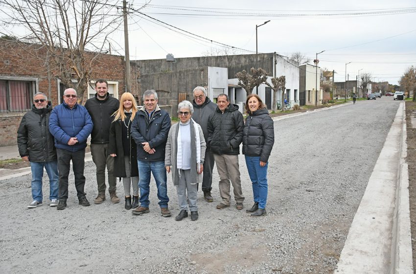  Moquehuá avanza con obras de cordón cuneta